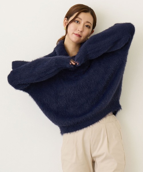 NICOLE white(ニコルホワイト)の「フェザーヤーン オフタートルネック プルオーバー(ニット/セーター・レディース・チャコールグレー/ピンク/イエロー/オフホワイト/ネイビー・FREE)」の4枚目の写真