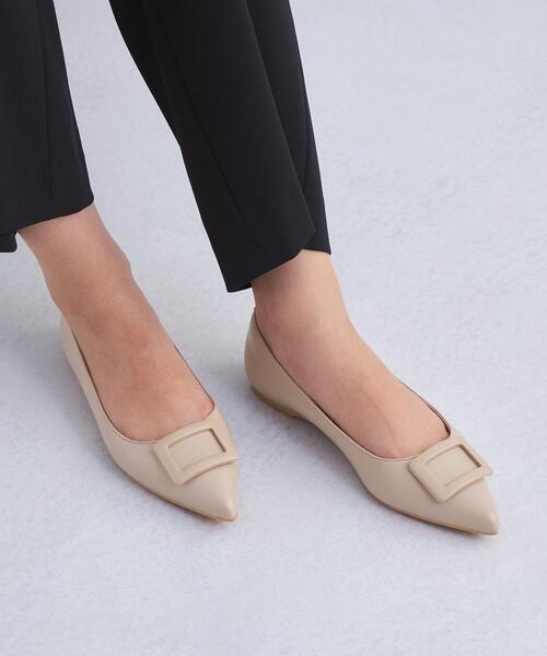 green label relaxing(グリーンレーベルリラクシング)の「ポインテッド バックル フラットシューズ- 晴雨兼用 -(パンプス・レディース・ブラック/ベージュ/シルバー・22.5cm/23cm/23.5cm/24cm/24.5cm/25cm)」の4枚目の写真