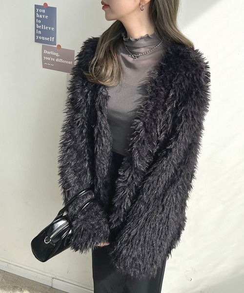 Futier land(フューティアランド)の「ノーカラーボアトッパーコーディガン(その他アウター・レディース・アイボリー/ブラック/グレイッシュベージュ・MEDIUM)」の11枚目の写真