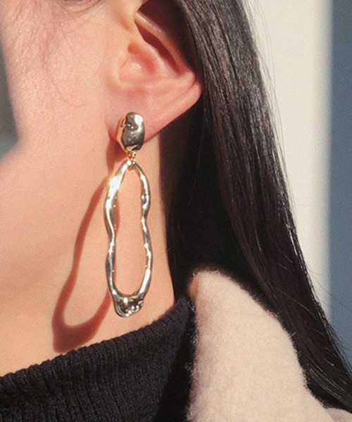 LYEON（リヨン）の「アシンメトリーメタルパールピアス（ピアス（両耳用）・レディース・シルバー/ゴールド・FREE）」の5枚目の写真