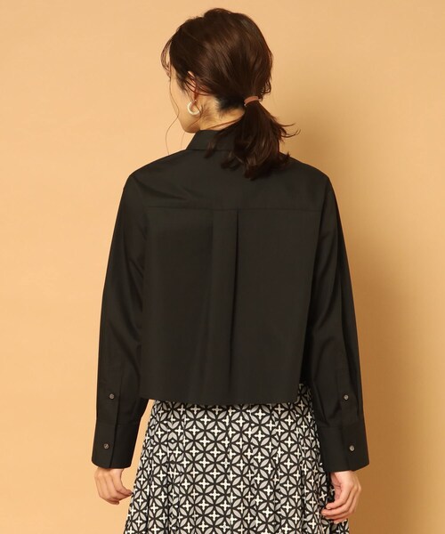 DRESSTERIOR(ドレステリア)の「【UVカット/接触冷感/防シワ】ブロードクロップドシャツ(シャツ/ブラウス・レディース・オフホワイト/ブラック・38/36/34)」の3枚目の写真