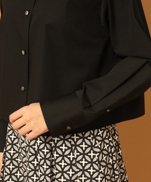 DRESSTERIOR(ドレステリア)の「【UVカット/接触冷感/防シワ】ブロードクロップドシャツ(シャツ/ブラウス・レディース・オフホワイト/ブラック・38/36/34)」の6枚目の写真