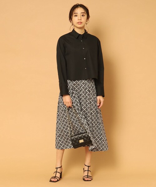 DRESSTERIOR(ドレステリア)の「【UVカット/接触冷感/防シワ】ブロードクロップドシャツ(シャツ/ブラウス・レディース・オフホワイト/ブラック・38/36/34)」の12枚目の写真