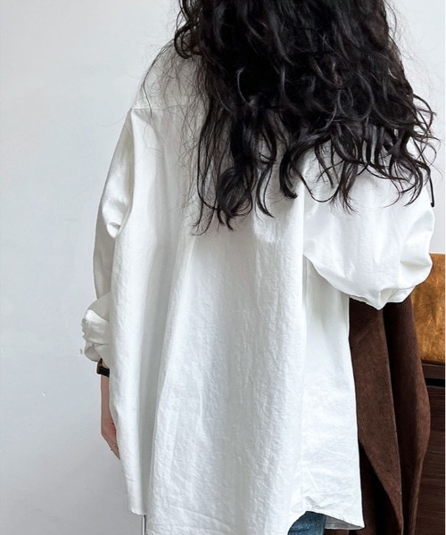 kirakiraShop(キラキラショップ)の「メンズ ライク シンプル オーバー シャツ(シャツ/ブラウス・レディース・ホワイト/チャコールグレー・M/L)」の12枚目の写真