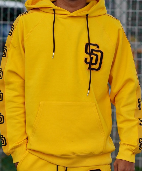 adamsJUGGLER（アダムスジャグラー）の「MLB×WR/23フーディーSD