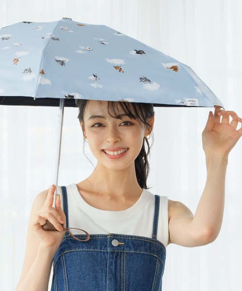 Wpc.(ダブリュピーシー)の「★飛行犬×Wpc. 空飛ぶ遮光ワンブレラ ミニ 日傘 折りたたみ 晴雨兼用(折りたたみ傘・レディース・ベージュ/サックスブルー・FREE)」の4枚目の写真