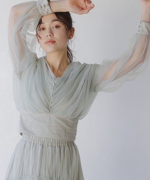 mysty woman(ミスティウーマン)の「チュールボリュームブラウス 108215(Tシャツ/カットソー・レディース・アイボリー/ライトグリーン/チャコールグレー・FREE)」の3枚目の写真