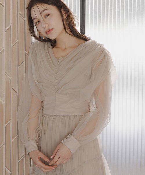 mysty woman(ミスティウーマン)の「チュールボリュームブラウス 108215(Tシャツ/カットソー・レディース・アイボリー/ライトグリーン/チャコールグレー・FREE)」の2枚目の写真