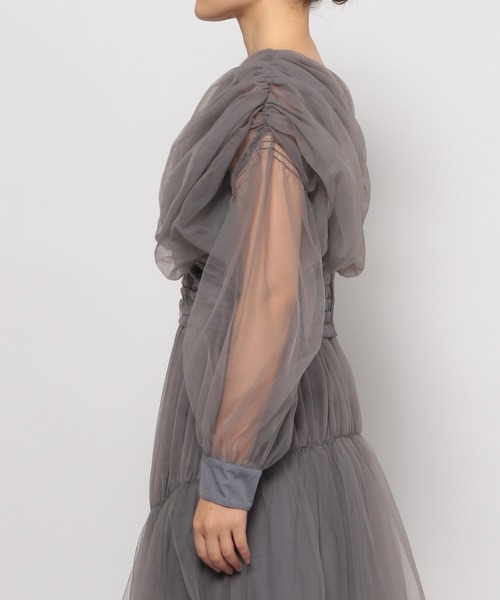 mysty woman(ミスティウーマン)の「チュールボリュームブラウス 108215(Tシャツ/カットソー・レディース・アイボリー/ライトグリーン/チャコールグレー・FREE)」の11枚目の写真