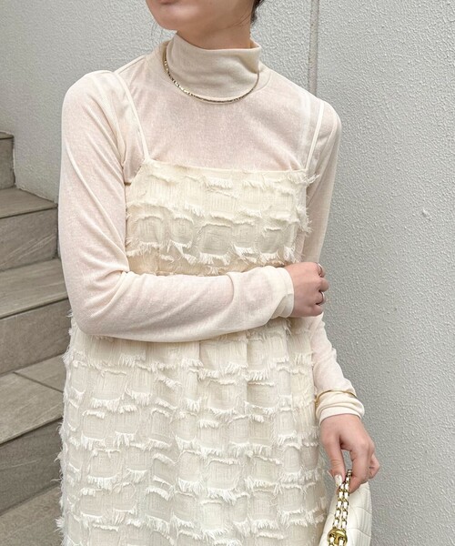 fredy emue（フレディエミュ）の「シアーテレコタートルネックプルオーバー（Tシャツ/カットソー・レディース・アイボリー/サックスブルー/チャコールグレー/イエロー・38）」の5枚目の写真