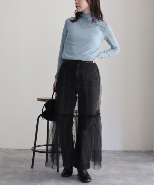 fredy emue（フレディエミュ）の「シアーテレコタートルネックプルオーバー（Tシャツ/カットソー・レディース・アイボリー/サックスブルー/チャコールグレー/イエロー・38）」の19枚目の写真