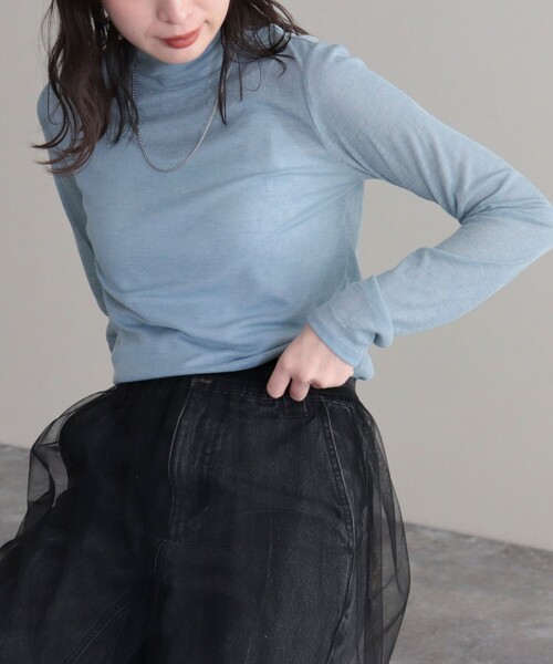 fredy emue（フレディエミュ）の「シアーテレコタートルネックプルオーバー（Tシャツ/カットソー・レディース・アイボリー/サックスブルー/チャコールグレー/イエロー・38）」の14枚目の写真