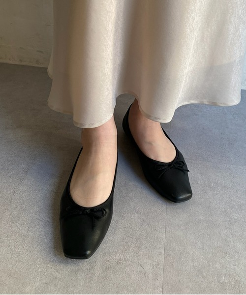 DouDou（ドゥドゥ）の「晴雨兼用ソフトスクエアバレエ（サンダル・レディース・シルバー/ブラック/シルバー系その他・23/23.5/24/24.5/23cm/23.5cm/24cm/24.5cm）」の22枚目の写真