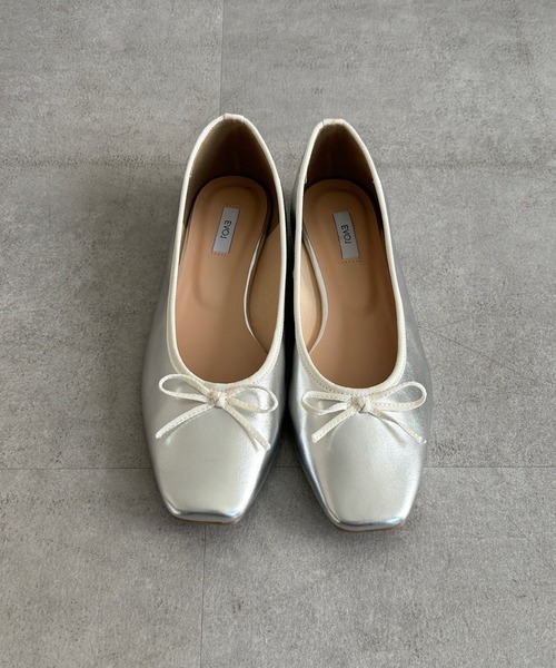 DouDou（ドゥドゥ）の「晴雨兼用ソフトスクエアバレエ（サンダル・レディース・シルバー/ブラック/シルバー系その他・23/23.5/24/24.5/23cm/23.5cm/24cm/24.5cm）」の4枚目の写真