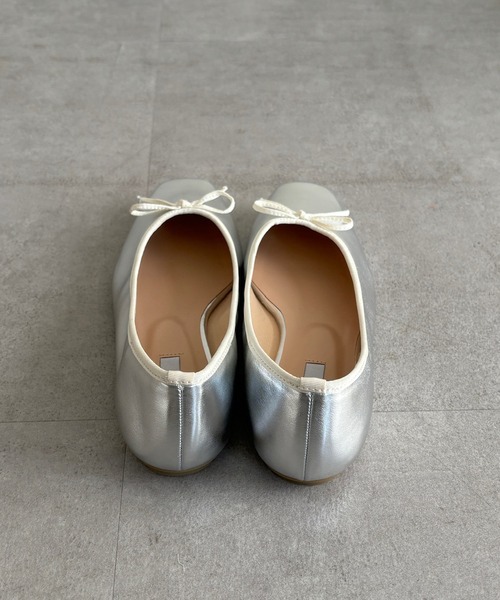 DouDou（ドゥドゥ）の「晴雨兼用ソフトスクエアバレエ（サンダル・レディース・シルバー/ブラック/シルバー系その他・23/23.5/24/24.5/23cm/23.5cm/24cm/24.5cm）」の6枚目の写真