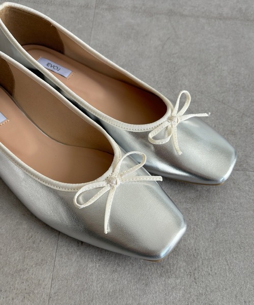 DouDou（ドゥドゥ）の「晴雨兼用ソフトスクエアバレエ（サンダル・レディース・シルバー/ブラック/シルバー系その他・23/23.5/24/24.5/23cm/23.5cm/24cm/24.5cm）」の7枚目の写真