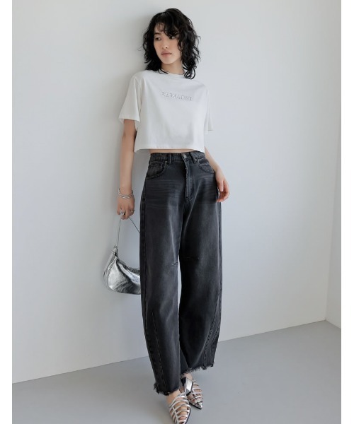 Re:EDIT（リエディ）の「[接触冷感][UVカット]クロップド丈スパンコールロゴTシャツ（Tシャツ/カットソー・レディース・ホワイト×シルバー/チャコールグレー/ブラック/ホワイト×ゴールド・MEDIUM/LARGE）」の11枚目の写真