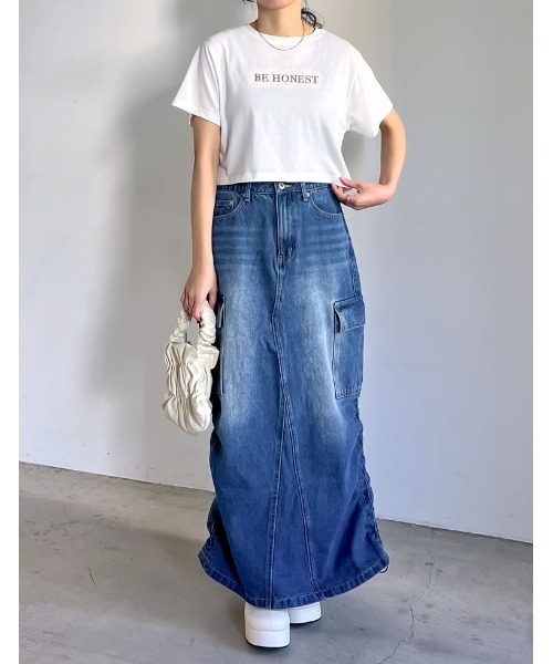 Re:EDIT（リエディ）の「[接触冷感][UVカット]クロップド丈スパンコールロゴTシャツ（Tシャツ/カットソー・レディース・ホワイト×シルバー/チャコールグレー/ブラック/ホワイト×ゴールド・MEDIUM/LARGE）」の10枚目の写真
