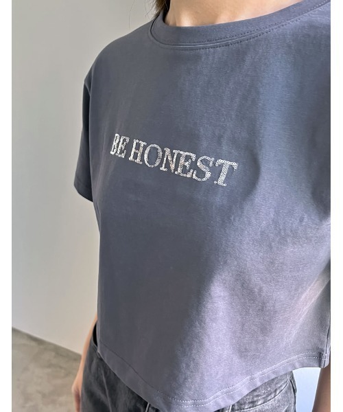 Re:EDIT（リエディ）の「[接触冷感][UVカット]クロップド丈スパンコールロゴTシャツ（Tシャツ/カットソー・レディース・ホワイト×シルバー/チャコールグレー/ブラック/ホワイト×ゴールド・MEDIUM/LARGE）」の19枚目の写真