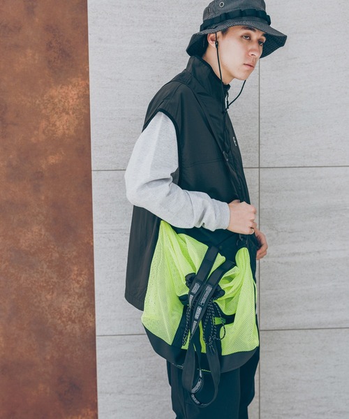 WEEKEND(ER)(ウィークエンダー)の「【WEEKEND(ER)&CO./ウィークエンダー】2WYAメッシュトートバッグ/ショルダーバッグ(ショルダーバッグ・メンズ・マスタード/ブラック/オリーブ・FREE)」の8枚目の写真