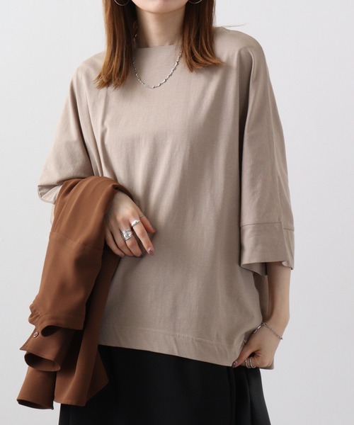 atONE（アットワン）の「atONE ボートネック7分袖ドルマンTシャツ（Tシャツ/カットソー・レディース・オフホワイト/ブラック/グレイッシュベージュ/チャコールグレー・LL～3L/4L～5L/M-L）」の4枚目の写真