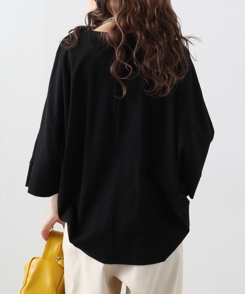 atONE（アットワン）の「atONE ボートネック7分袖ドルマンTシャツ（Tシャツ/カットソー・レディース・オフホワイト/ブラック/グレイッシュベージュ/チャコールグレー・LL～3L/4L～5L/M-L）」の5枚目の写真