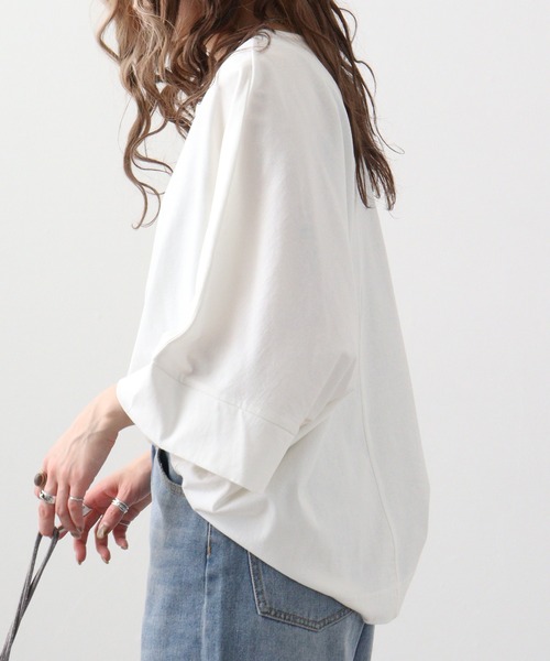 atONE（アットワン）の「atONE ボートネック7分袖ドルマンTシャツ（Tシャツ/カットソー・レディース・オフホワイト/ブラック/グレイッシュベージュ/チャコールグレー・LL～3L/4L～5L/M-L）」の12枚目の写真