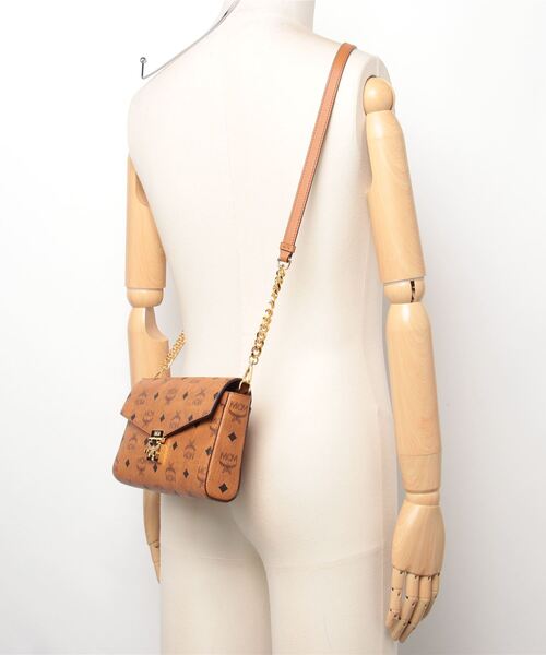 MCM（エムシーエム）の「TRACY クロスボディバッグ - ヴィセトス 