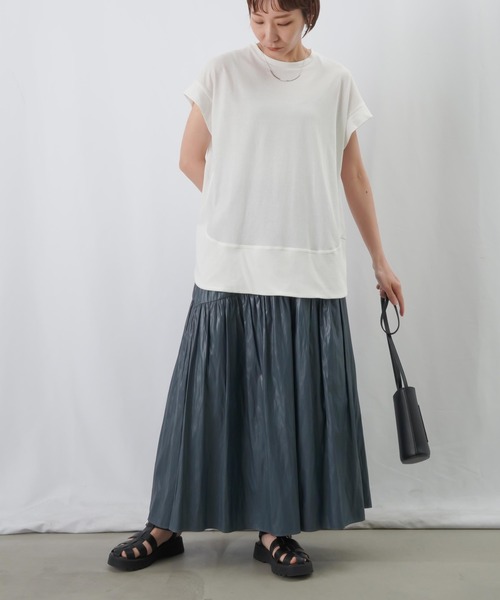 LUCA/LADY LUCK LUCA(ルカ/レディラックルカ)の「LC/LLL ドライタッチフレンチカットソー / ラウンドヘムシンプルTシャツ(Tシャツ/カットソー・レディース・ブルー/カーキ/ブラック/ホワイト・FREE)」の6枚目の写真