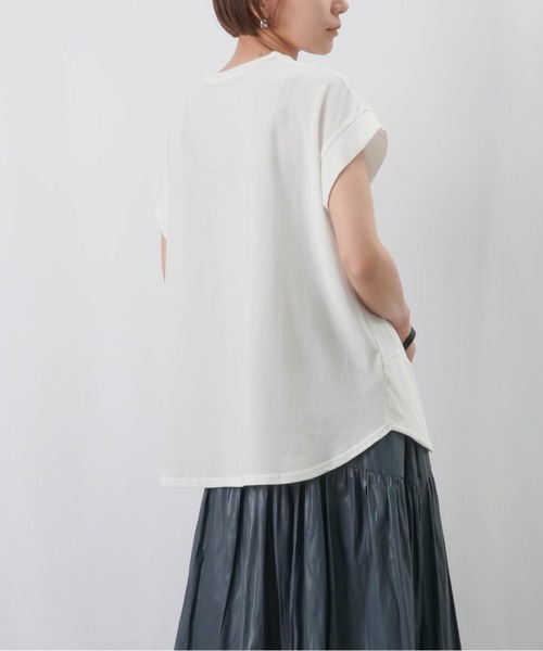 LUCA/LADY LUCK LUCA(ルカ/レディラックルカ)の「LC/LLL ドライタッチフレンチカットソー / ラウンドヘムシンプルTシャツ(Tシャツ/カットソー・レディース・ブルー/カーキ/ブラック/ホワイト・FREE)」の10枚目の写真