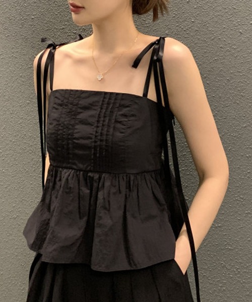 Chick(チック)の「ショルダーリボンペプラムキャミソールブラウス(シャツ/ブラウス・レディース・ブラック/ホワイト・FREE)」の2枚目の写真