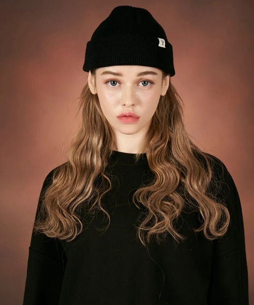 VARZAR（バザール）の「VARZAR/バザール Monogram label beanie ビーニー ニット帽（ニットキャップ/ビーニー・レディース・ベージュ/マスタード/ホワイト/ブラック/カーキ/グレー・FREE）」の2枚目の写真