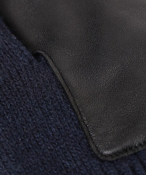 BEAMS（ビームス）の「ケーブルニット レザーグローブ（タッチパネル対応）（手袋・メンズ・ブラック/グレー/ネイビー・ONE SIZE）」の5枚目の写真