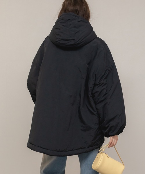 ミドル丈フーディールーズ中綿ジャケット / ブラック アイボリー