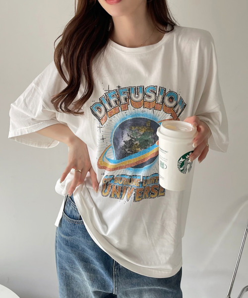 Ada.(エイダ)の「パウダー加工 EARTH ロゴ ビッグ Tシャツ(Tシャツ/カットソー・レディース・オフホワイト/ブラック・FREE)」の4枚目の写真