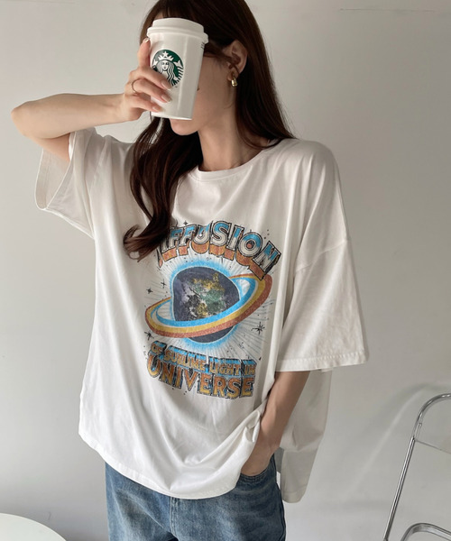 Ada.(エイダ)の「パウダー加工 EARTH ロゴ ビッグ Tシャツ(Tシャツ/カットソー・レディース・オフホワイト/ブラック・FREE)」の5枚目の写真