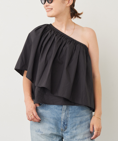 CELERI•セルリ♢フレアー半袖カットソー　未使用タグ付き CELERI•セルリ♢フレアー半袖カットソー 未使用タグ付き CELERI•セルリ