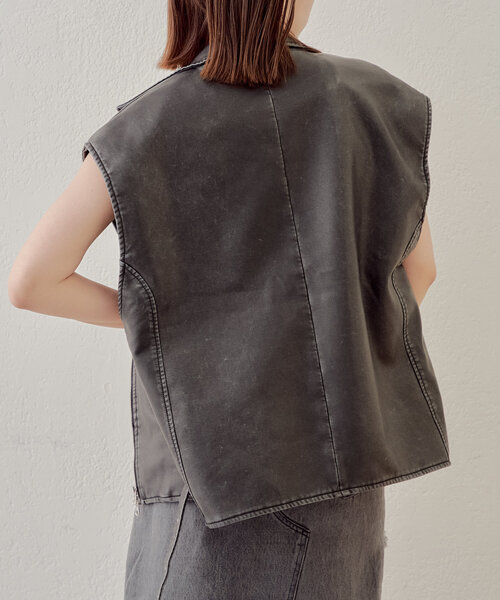 Chico（チコ）の「フェイクレザーライダースショートベスト（ベスト・レディース・ブラウン/ブラック/ベージュ・FREE）」の19枚目の写真