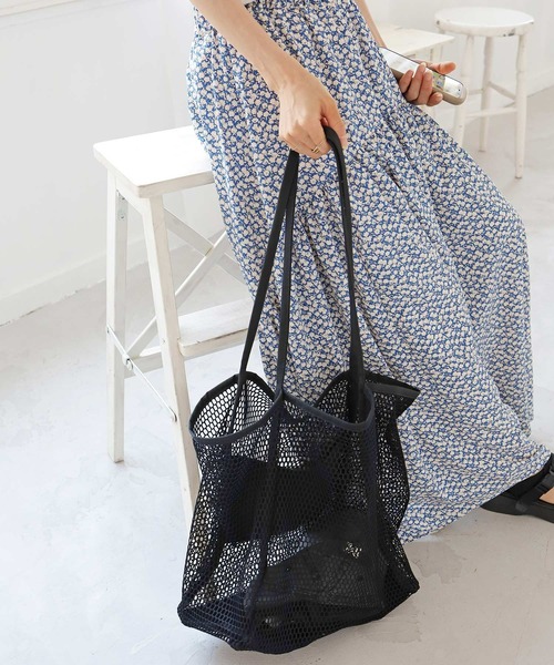 Crisp（クリスプ）の「【ZOZO限定】ビッグメッシュトートバッグ（トートバッグ・レディース・ブラック/アイボリー/ブルー・FREE）」の6枚目の写真