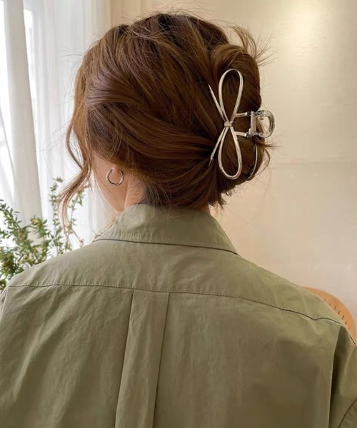 E&C closet…（イーアンドシークローゼット）の「サークルリボンバンスクリップ（バレッタ/ヘアクリップ・レディース・シルバー/ゴールド・FREE）」の3枚目の写真