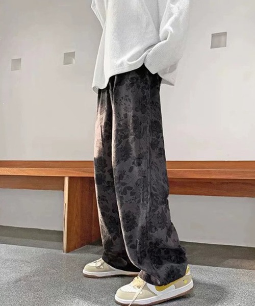 Revo.（レボ）の「【BENDER TOKYO】セミワイド ルーズシルエット モノトーンフラワー コーデュロイパンツ（その他パンツ・メンズ・チャコール/ベージュ・S/M/L/XL）」の4枚目の写真