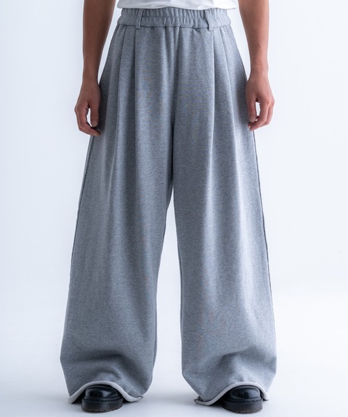 SINSS（シンス）の「Two tuck sweatpants / 2タックスウェット