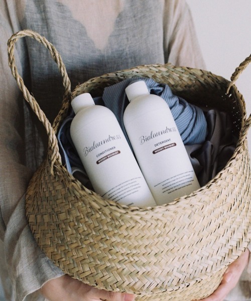 entre square(アントレスクエアー)の「Biolaundress 衣類洗剤 ウッディーブーケ 500ml(ランドリーグッズ・レディース・ホワイト・ONE SIZE)」の4枚目の写真