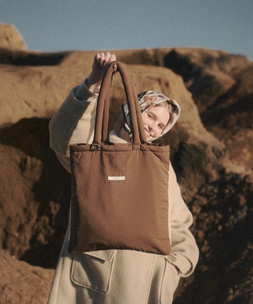 nunela(ヌネラ)の「Filling nylon tote bag【No.4】(トートバッグ・レディース・ナチュラル/ブラウン/オレンジ/ライトブルー・FREE)」の3枚目の写真