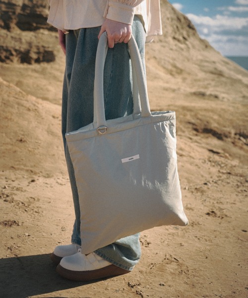 nunela(ヌネラ)の「Filling nylon tote bag【No.4】(トートバッグ・レディース・ナチュラル/ブラウン/オレンジ/ライトブルー・FREE)」の5枚目の写真