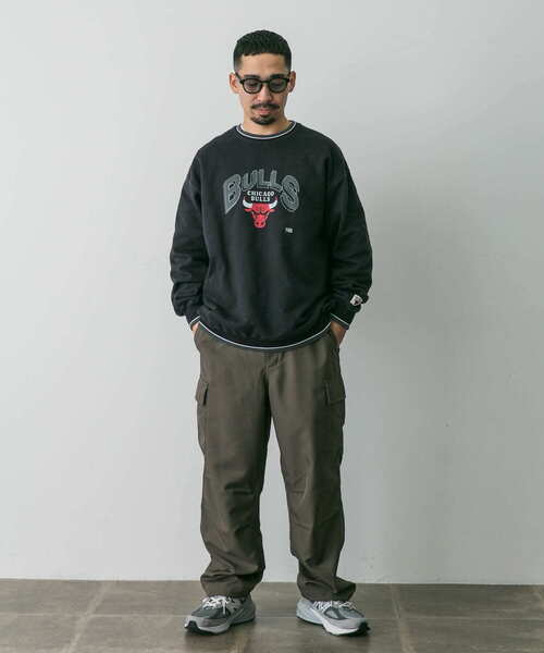 URBAN RESEARCH DOORS（アーバンリサーチドアーズ）の「『別注』NBA×DOORS　プリントスウェット（スウェット・メンズ・グリーン系その他/ブルー系その他/パープル/ネイビー/ホワイト系その他/チャコールグレー・MEDIUM/LARGE/X-LARGE）」の12枚目の写真