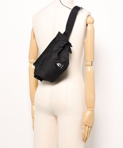 NIXON(ニクソン)の「【NIXON/ニクソン】Trestles Hip Pack JP 3L 容量3L ヒップバッグ ボディバッグ ウエストポーチ ウエストバッグ ブランドロゴ(ボディバッグ/ウエストポーチ・メンズ・ブラック・FREE)」の2枚目の写真