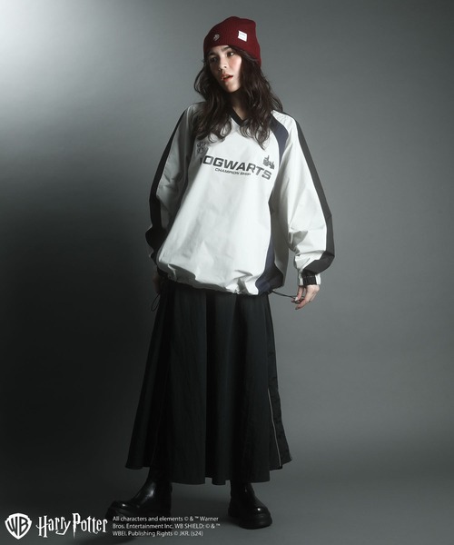 Green　Parks（グリーンパークス）の「ハリー・ポッター／ロゴプルオーバー（その他トップス・レディース・オフホワイト/チャコールグレー・FREE）」の3枚目の写真