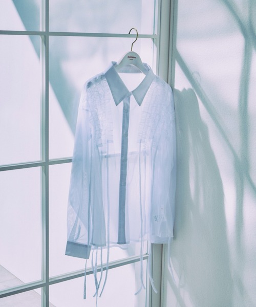 manana suerte（マニャーナスエルテ）の「シアーフリルシャツ（シャツ/ブラウス・レディース・ブラック/イエロー/ホワイト/ピンク・FREE）」の2枚目の写真