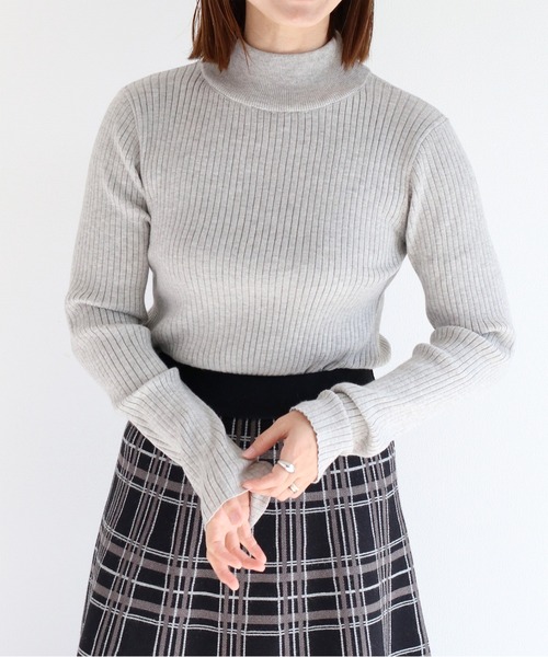 cepo（セポ）の「ボトルネックワイドリブプルオーバーニット（ニット/セーター・レディース・ブラック/グレー/レッド/オフホワイト/サックスブルー/ピンク/オレンジ/グリーン/ミント/ホワイト系その他/ブルー系その他/イエロー/グリーン系その他/レッド系その他/ブラウン/ブラウン系その他・M）」の4枚目の写真